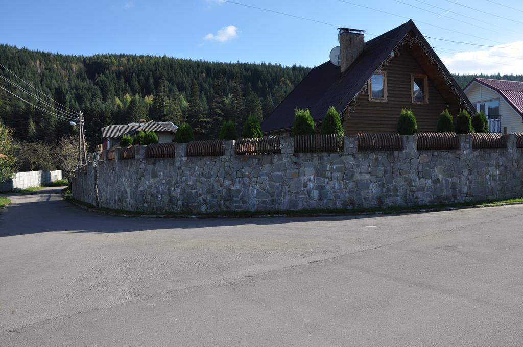 Cottage Smerekovyi Skole Bagian luar foto